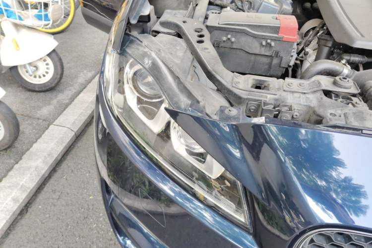 Used Jaguar F-PACE 2018 2.0T Four-Wheel Drive Urban Luxury Edition Engine Bay Right