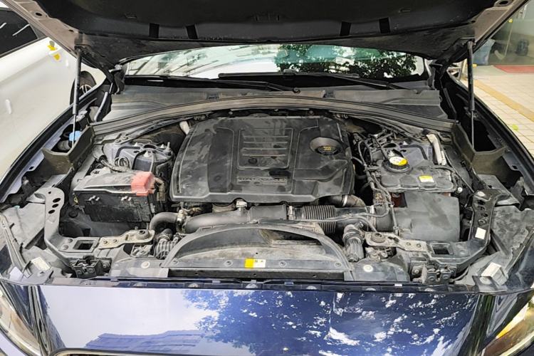 Used Jaguar F-PACE 2018 2.0T Two-Wheel Drive Urban Deluxe Edition Engine Bay