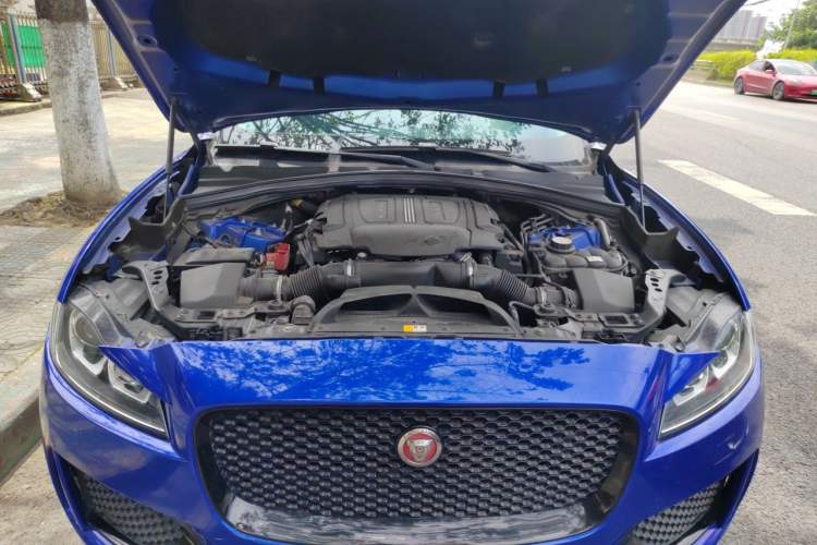 Used Jaguar F-PACE 2018 3.0 SC Four-Wheel Drive R-Sport Sport Edition Engine Bay