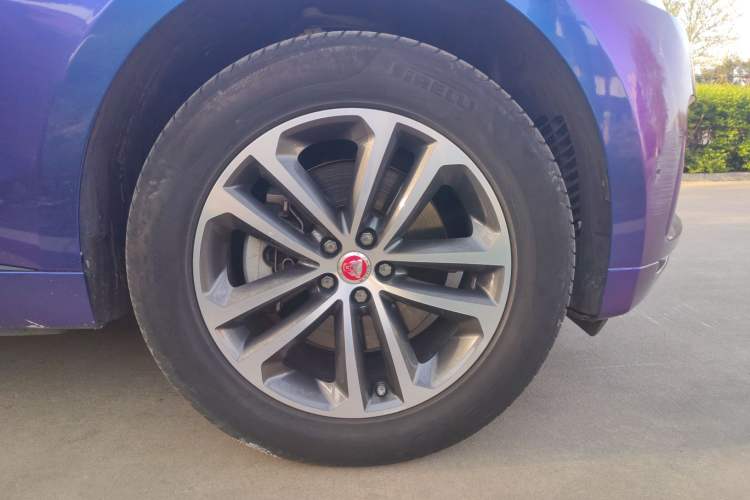 Used Jaguar F-PACE 2018 Restyled 2.0T All-Wheel-Drive R-Sport Sport Edition Exterior 5