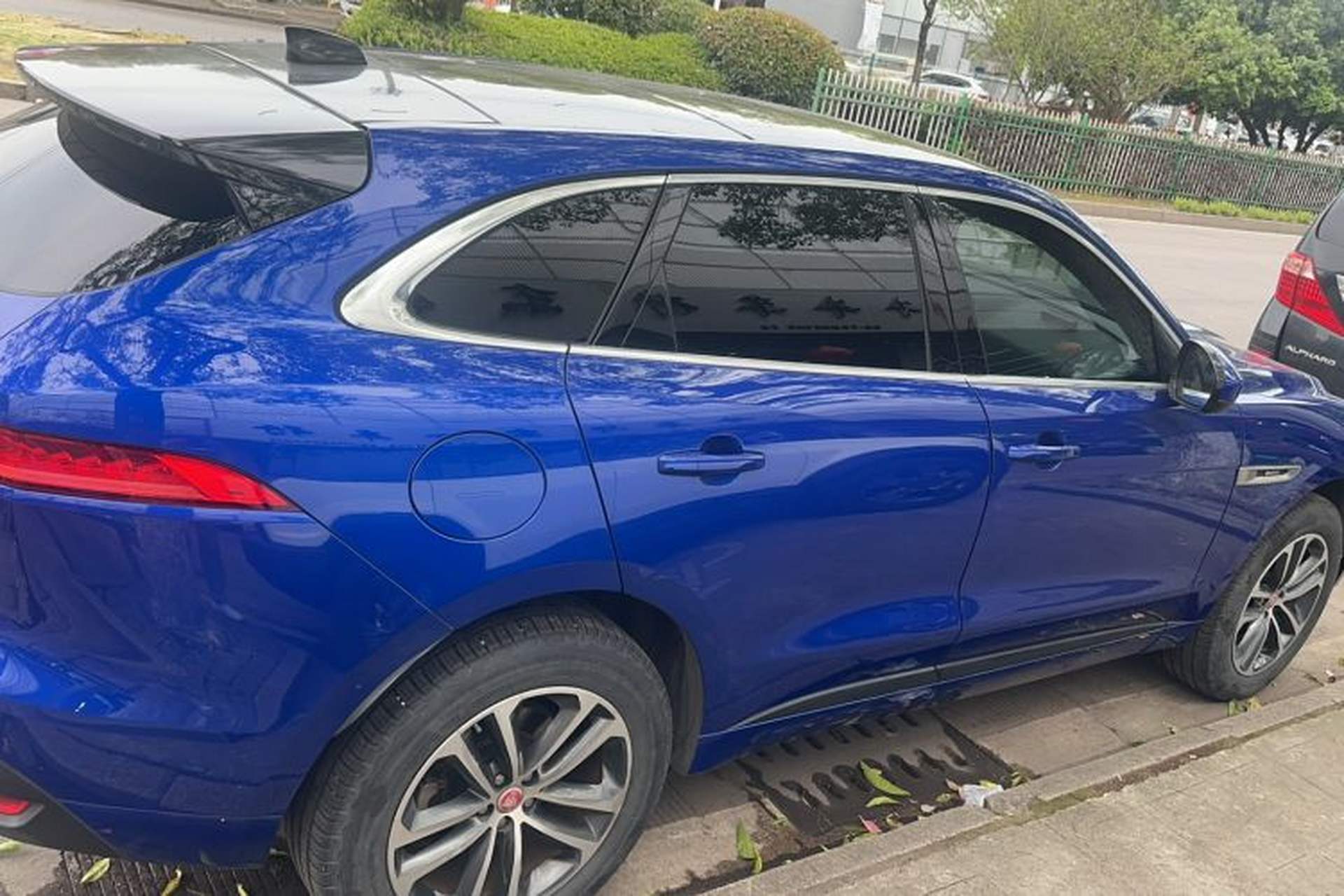 Used Jaguar F-PACE 2018 2.0T All-Wheel Drive R-Sport Sport Edition Exterior 5