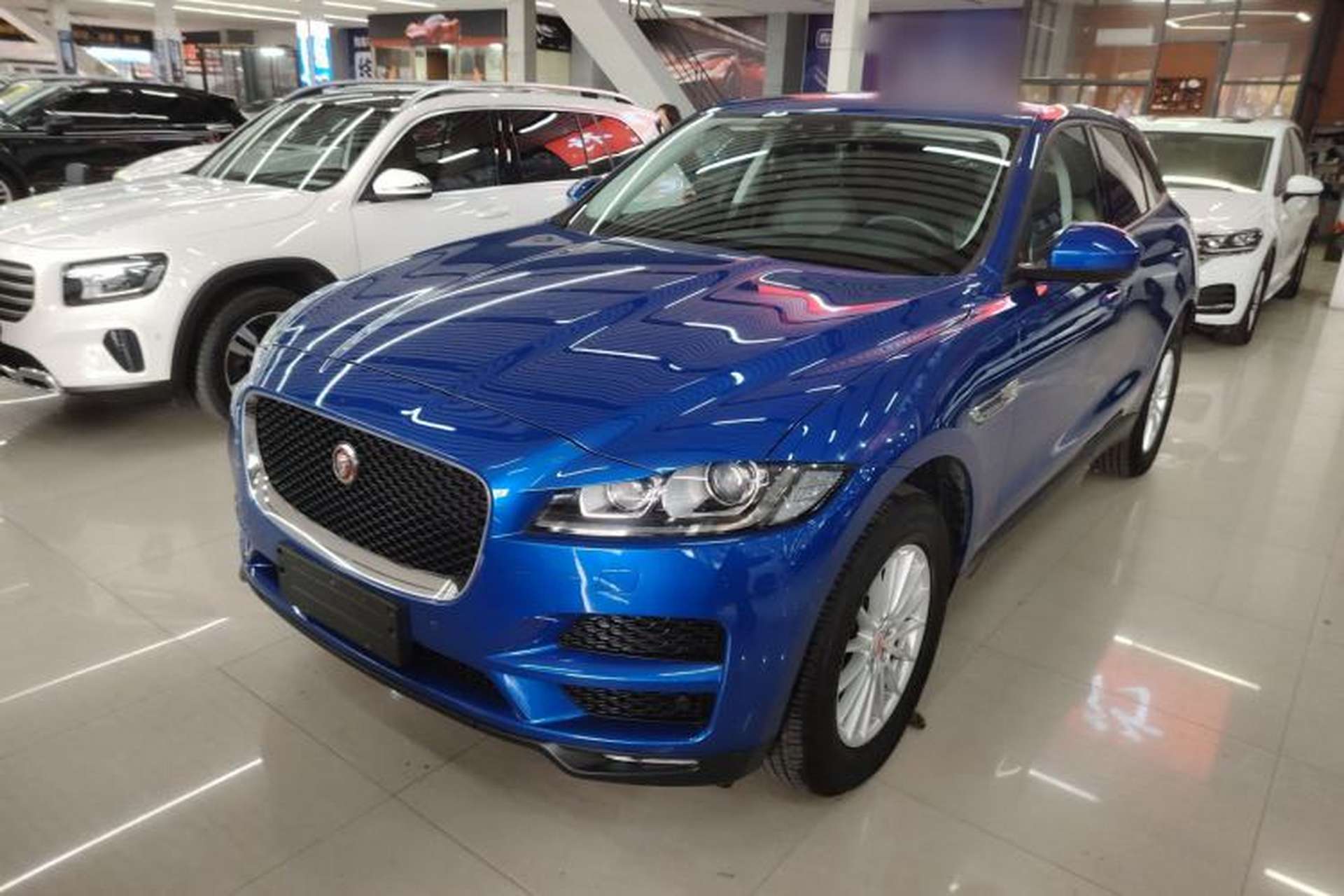 Used Jaguar F-PACE 2018 2.0T Two-Wheel Drive Urban Deluxe Edition Front Left 45 Deg