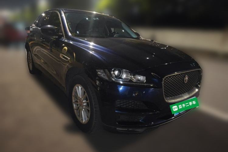 Used Jaguar F-PACE 2018 2.0T Two-Wheel Drive Urban Deluxe Edition Front Right 45 Deg
