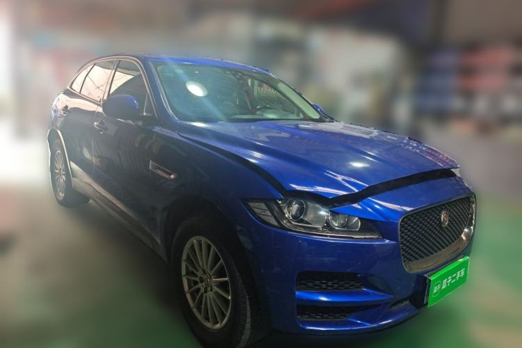 Used Jaguar F-PACE 2018 2.0T Two-Wheel Drive Urban Deluxe Edition Front Right 45 Deg