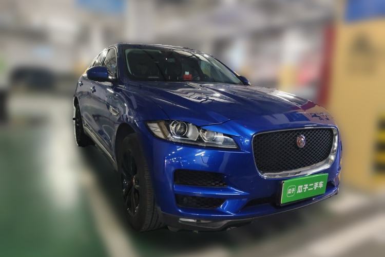 Used Jaguar F-PACE 2018 2.0T Two-Wheel Drive Urban Deluxe Edition Front Right 45 Deg