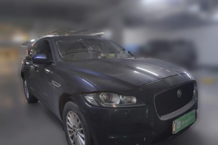 Used Jaguar F-PACE 2018 2.0T Four-Wheel Drive Urban Luxury Edition Front Right 45 Deg