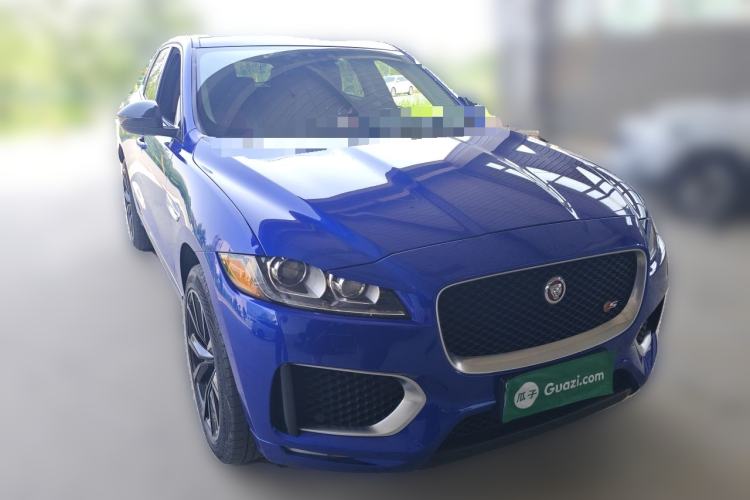 Used Jaguar F-PACE 2018 Restyled 2.0T All-Wheel-Drive R-Sport Sport Edition Front Right 45 Deg