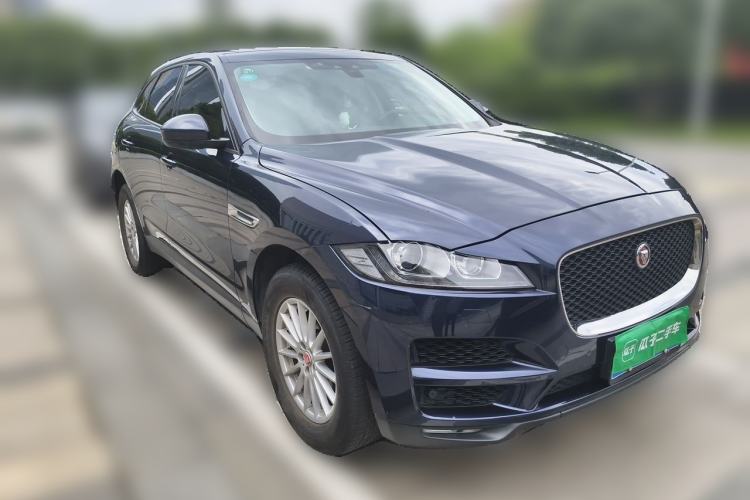 Used Jaguar F-PACE 2018 2.0T Two-Wheel Drive Urban Deluxe Edition Front Right 45 Deg