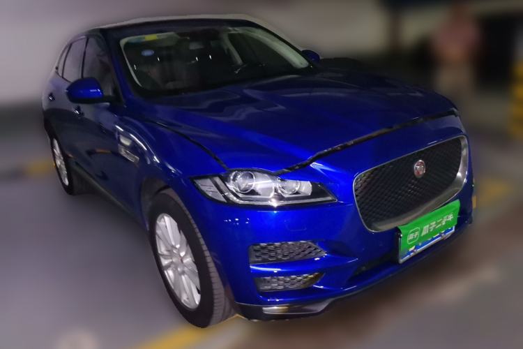 Used Jaguar F-PACE 2018 2.0T Two-Wheel Drive Urban Deluxe Edition Front Right 45 Deg