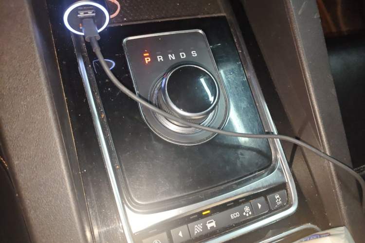 Used Jaguar F-PACE 2018 2.0T Four-Wheel Drive Urban Luxury Edition Gear Lever