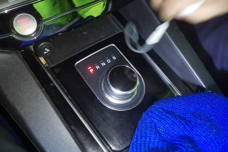 Used Jaguar F-PACE 2018 2.0T Four-Wheel Drive Urban Luxury Edition Gear Lever