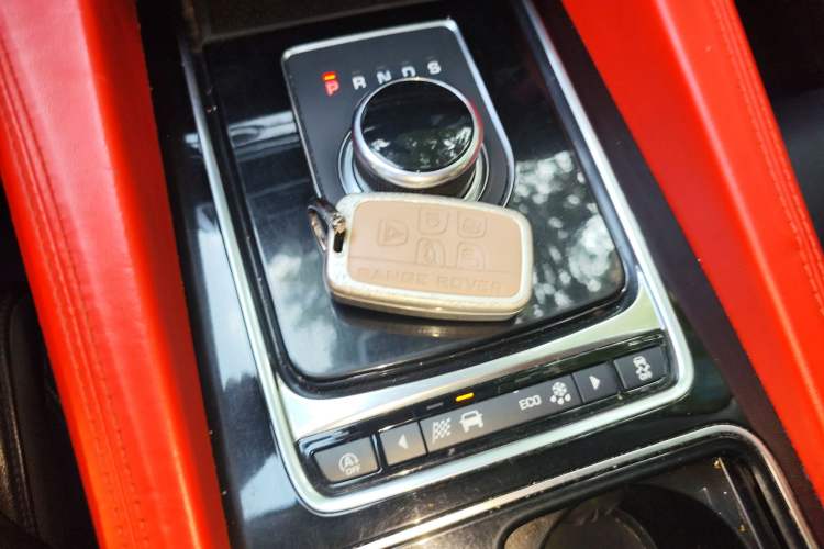 Used Jaguar F-PACE 2018 2.0T Four-Wheel Drive Urban Luxury Edition Gear Lever