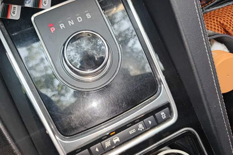 Used Jaguar F-PACE 2018 2.0T Four-Wheel Drive Urban Luxury Edition Gear Lever