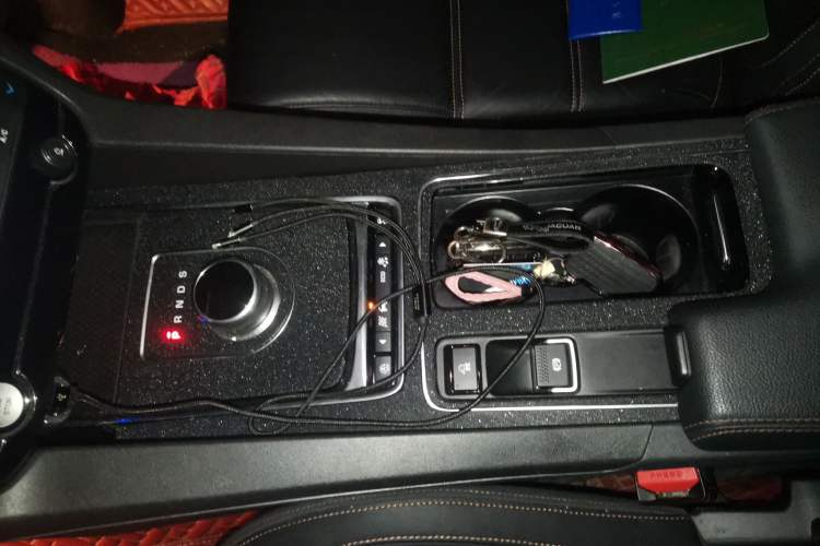 Used Jaguar F-PACE 2018 2.0T Four-Wheel Drive Urban Luxury Edition Gear Lever