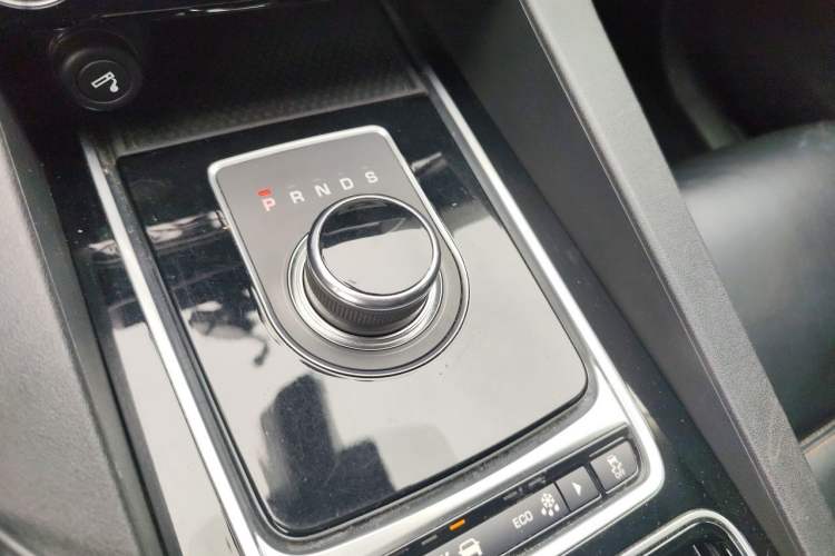 Used Jaguar F-PACE 2018 2.0T Four-Wheel Drive Urban Luxury Edition Gear Lever