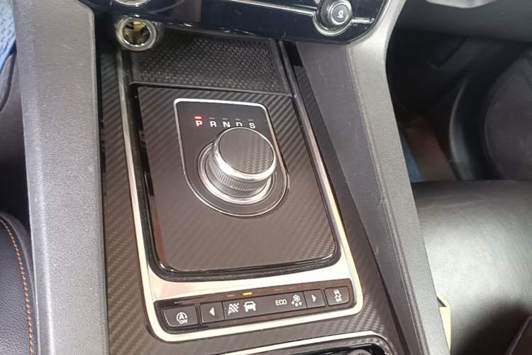 Used Jaguar F-PACE 2018 2.0T Four-Wheel Drive Urban Luxury Edition Gear Lever