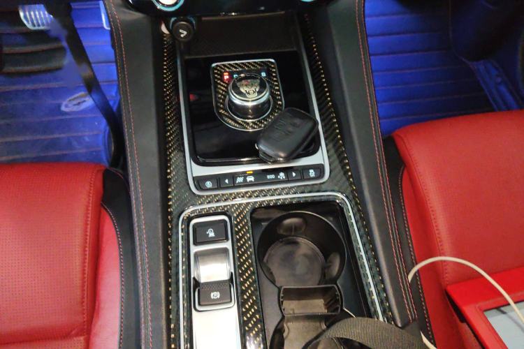 Used Jaguar F-PACE 2018 2.0T All-Wheel Drive R-Sport Sport Edition Gear Lever