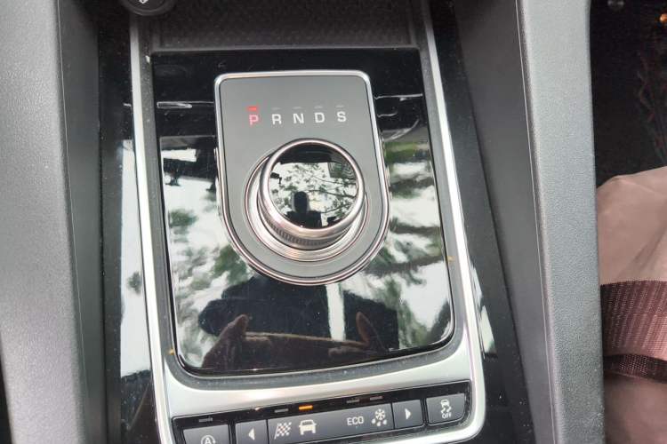 Used Jaguar F-PACE 2018 2.0T Four-Wheel Drive Urban Luxury Edition Gear Lever