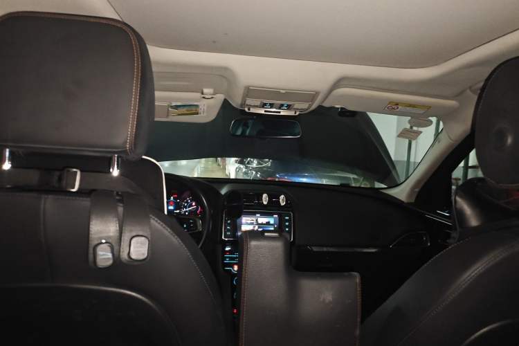 Used Jaguar F-PACE 2018 2.0T Four-Wheel Drive Urban Luxury Edition Headliner