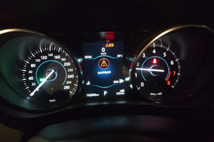Used Jaguar F-PACE 2018 2.0T Two-Wheel Drive Urban Deluxe Edition Instrument Cluster