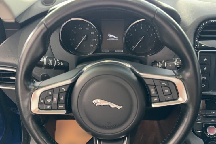 Used Jaguar F-PACE 2018 2.0T Four-Wheel Drive Urban Luxury Edition Instrument Cluster