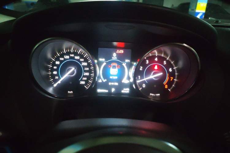 Used Jaguar F-PACE 2018 2.0T Four-Wheel Drive Urban Luxury Edition Instrument Cluster