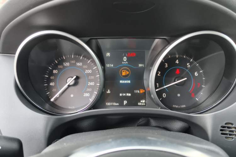 Used Jaguar F-PACE 2018 2.0T Two-Wheel Drive Urban Deluxe Edition Instrument Cluster