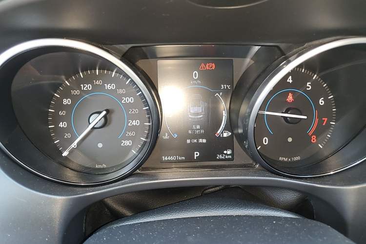 Used Jaguar F-PACE 2018 2.0T Four-Wheel Drive Urban Luxury Edition Instrument Cluster