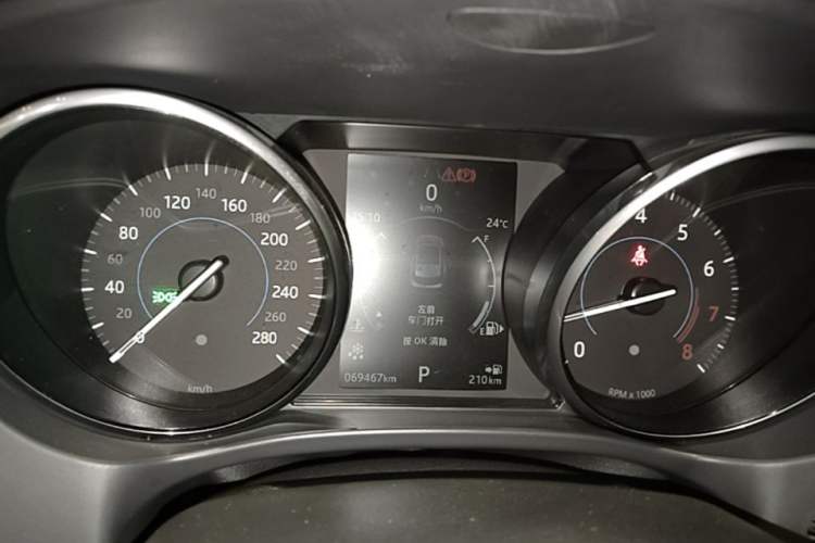Used Jaguar F-PACE 2018 2.0T Two-Wheel Drive Urban Deluxe Edition Instrument Cluster