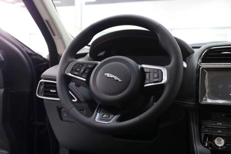 Used Jaguar F-PACE 2018 3.0 SC Four-Wheel Drive R-Sport Sport Edition Interior 1