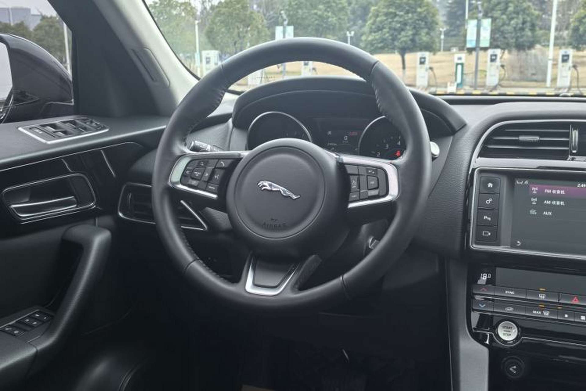 Used Jaguar F-PACE 2018 2.0T Four-Wheel Drive Urban Luxury Edition Interior 2