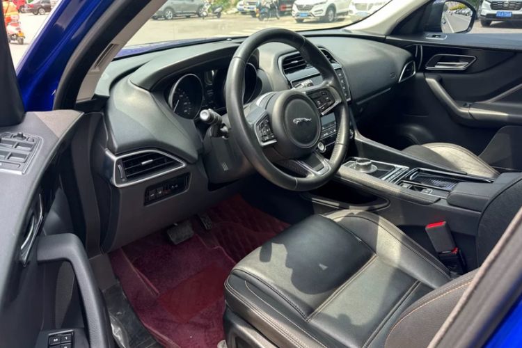 Used Jaguar F-PACE 2018 2.0T Four-Wheel Drive Urban Luxury Edition Interior 2