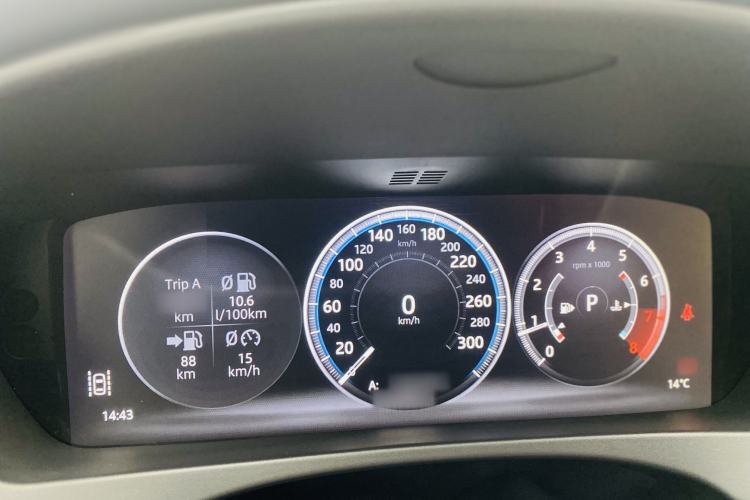 Used Jaguar F-PACE 2018 Restyled 2.0T All-Wheel-Drive R-Sport Sport Edition Interior 6