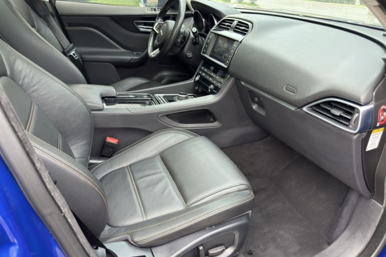 Used Jaguar F-PACE 2018 2.0T Four-Wheel Drive Urban Luxury Edition Interior 7