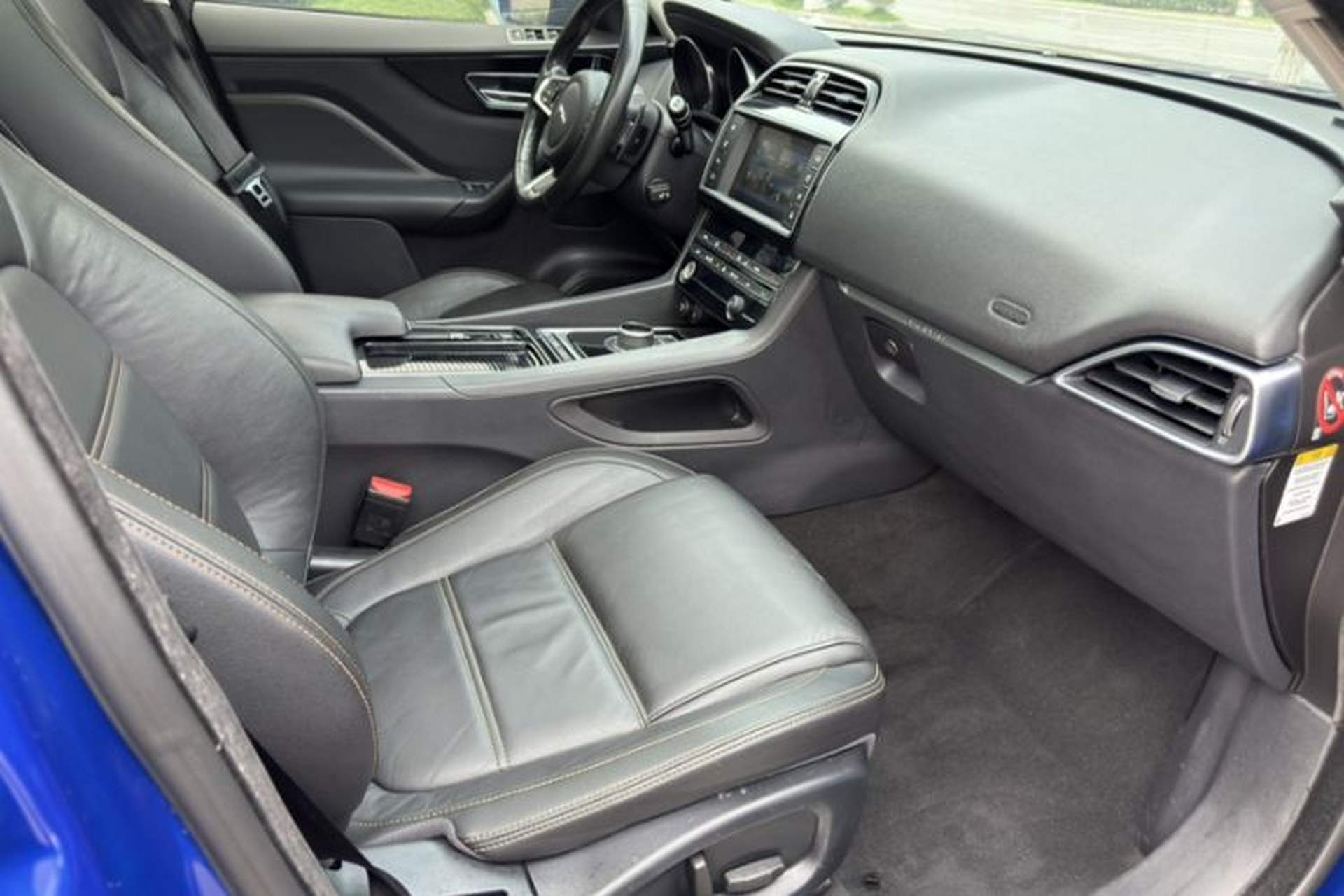 Used Jaguar F-PACE 2018 2.0T Four-Wheel Drive Urban Luxury Edition Interior 7
