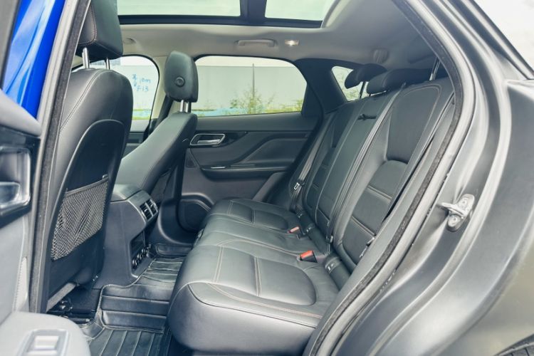 Used Jaguar F-PACE 2018 2.0T Four-Wheel Drive Urban Luxury Edition Interior 7