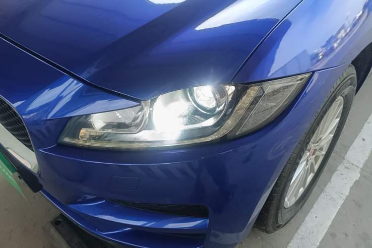 Used Jaguar F-PACE 2018 2.0T Four-Wheel Drive Urban Luxury Edition Left Front Headlight