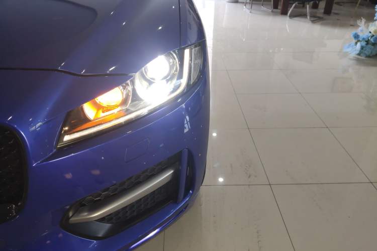 Used Jaguar F-PACE 2018 2.0T All-Wheel Drive R-Sport Sport Edition Left Front Headlight