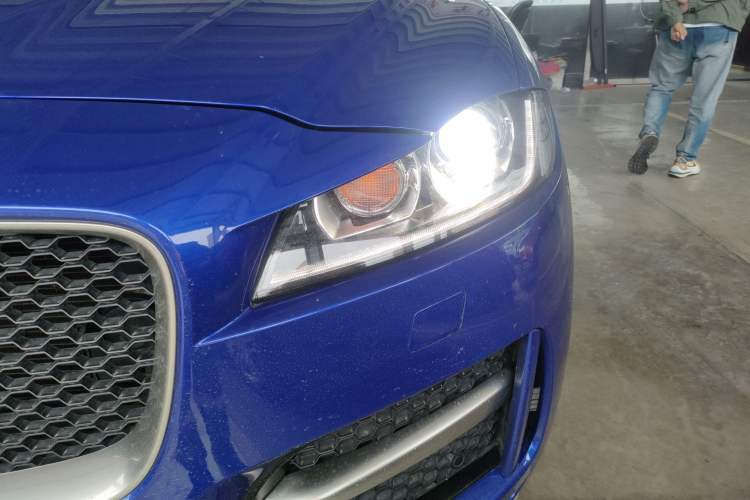 Used Jaguar F-PACE 2018 2.0T All-Wheel Drive R-Sport Sport Edition Left Front Headlight