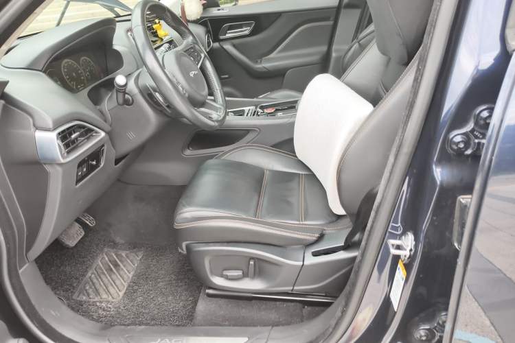 Used Jaguar F-PACE 2018 2.0T Two-Wheel Drive Urban Deluxe Edition Left Front Seat