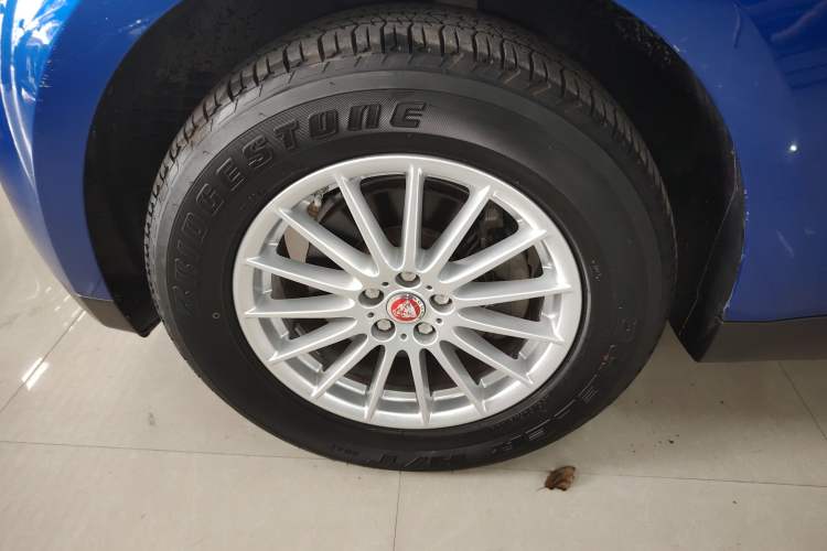 Used Jaguar F-PACE 2018 2.0T Two-Wheel Drive Urban Deluxe Edition Left Front Wheel Hub