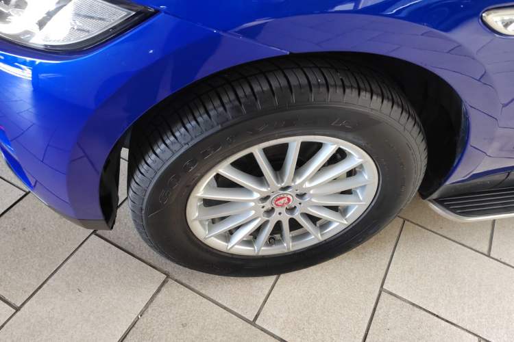 Used Jaguar F-PACE 2018 2.0T Four-Wheel Drive Urban Luxury Edition Left Front Wheel Hub