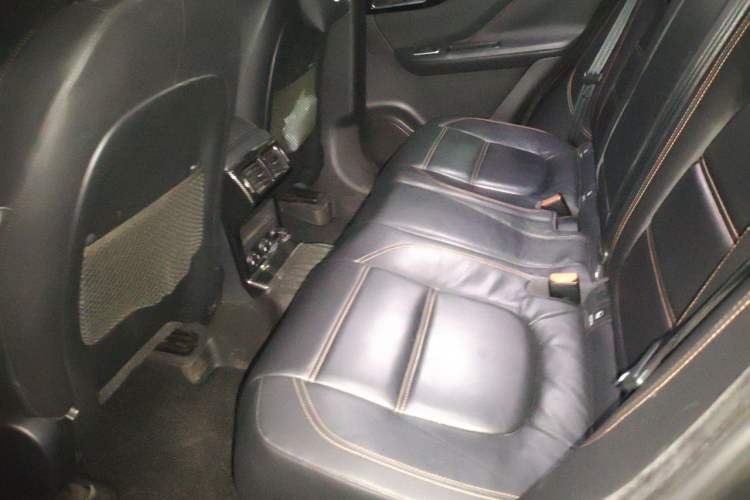 Used Jaguar F-PACE 2018 2.0T Four-Wheel Drive Urban Luxury Edition Left Rear Seat