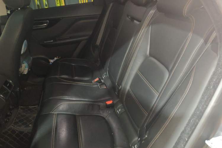 Used Jaguar F-PACE 2018 2.0T Two-Wheel Drive Urban Deluxe Edition Left Rear Seat