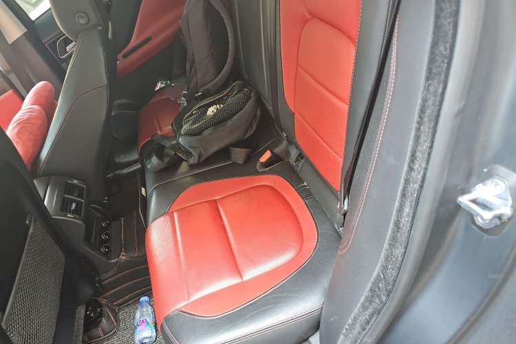 Used Jaguar F-PACE 2018 Restyled 2.0T All-Wheel-Drive R-Sport Sport Edition Left Rear Seat