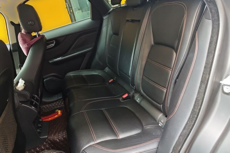 Used Jaguar F-PACE 2018 2.0T Four-Wheel Drive Urban Luxury Edition Left Rear Seat