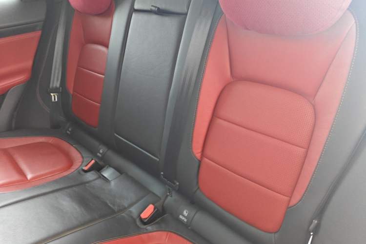 Used Jaguar F-PACE 2018 Restyled 2.0T All-Wheel-Drive R-Sport Sport Edition Left Rear Seat