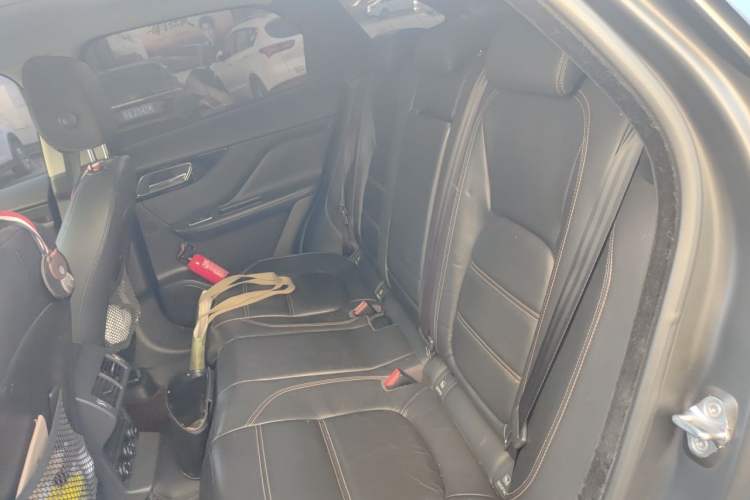 Used Jaguar F-PACE 2018 2.0T Four-Wheel Drive Urban Luxury Edition Left Rear Seat