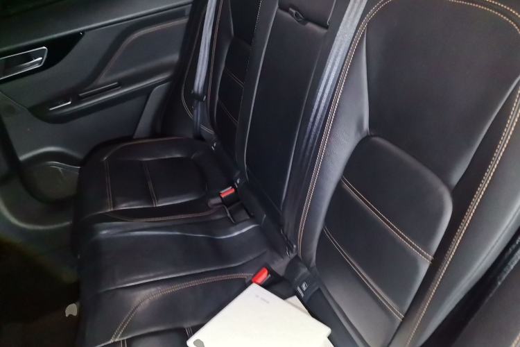 Used Jaguar F-PACE 2018 2.0T Two-Wheel Drive Urban Deluxe Edition Left Rear Seat