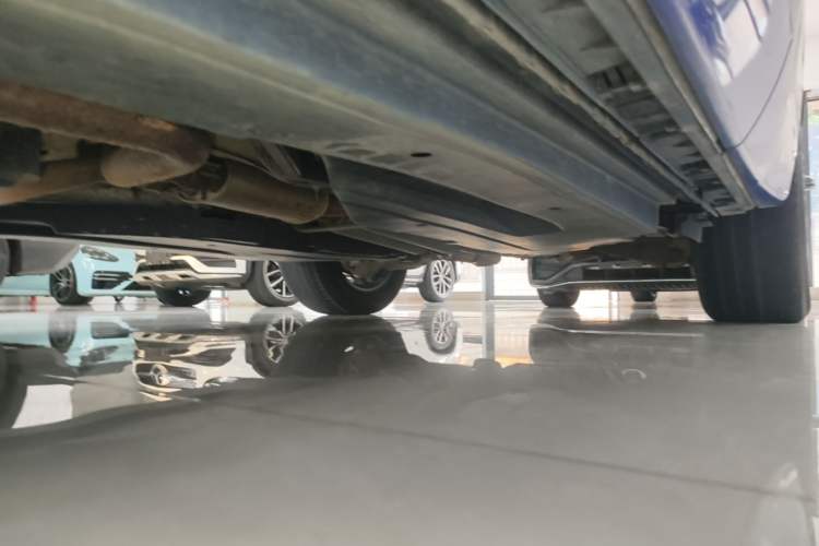Used Jaguar F-PACE 2018 3.0 SC Four-Wheel Drive R-Sport Sport Edition Left Side Sill